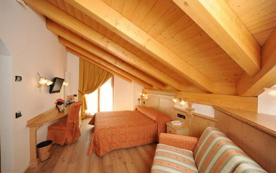 Residence Garni Il Giglio Commezzadura Habitación foto