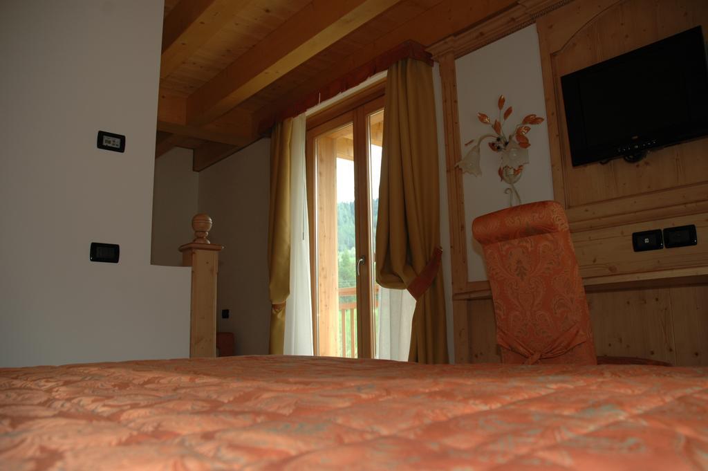 Residence Garni Il Giglio Commezzadura Exterior foto